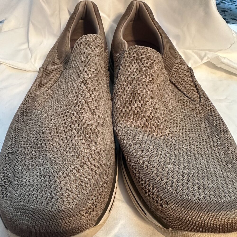 Men's Skechers Shoes Air Cooled  Slip on  Size 13